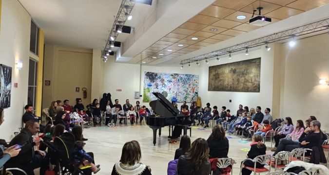 Sold Out al Concerto di Natale: Il Magico Spettacolo di Giusy Caruso per Famiglie e Bambini