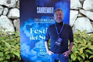 Il Ritorno di Fabio Cecchi a Sanremo: Le Mani d'Oro Toscane Incantano il Festival dei Sogni